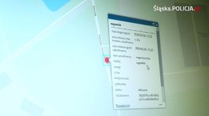 Zdjęcie kolorowe. Aplikacja wyświetlana na monitorze