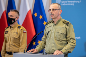 Konferencja prasowa dotycząca programu modernizacji służb mundurowych. Na zdjęciu jeden z uczestników podczas przemówienia.