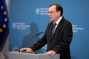 Konferencja prasowa dotycząca programu modernizacji służb mundurowych. Na zdjęciu Minister Spraw Wewnętrznych i Administracji.