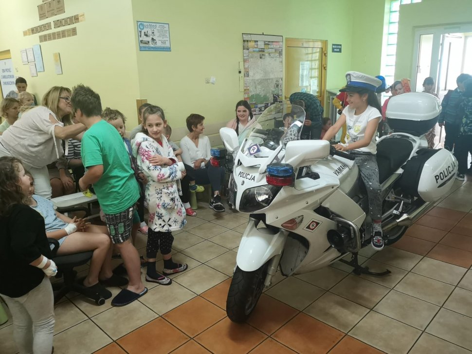 Policjanci odwiedzili dzieci ze Szpitala Pediatrycznego w Bielsku-Białej