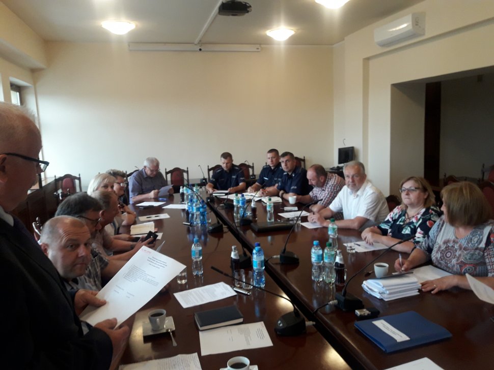 Policjanci z Komisariatu Policji w Jasienicy na posiedzeniu Rady Gminy Jasienica.