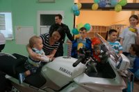 Policjanci z wizytą w szpitalu