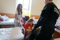 Policjanci z wizytą w szpitalu