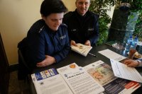 Spotkanie policjantów z seniorami i osobami niepełnosprawnymi