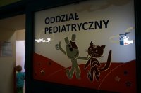 Policjanci spotkali się z małymi pacjentami