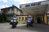 Policjanci spotkali się z małymi pacjentami