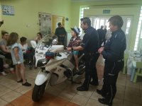 Policjanci odwiedzili dzieci ze Szpitala Pediatrycznego w Bielsku-Białej