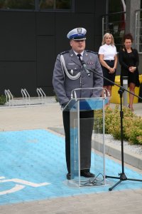 Kom. Krzysztof Stankiewicz podczas podziękowań.