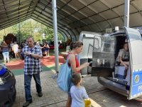 Dzieci w radiowozie
