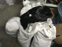 Worki z zabezpieczoną podrobioną odzieżą.