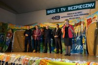 Prezes Fundacji na Rzecz Bezpieczeństwa Ruchu Drogowego w Bielsku-Białej wita się z uczestnikami spotkania.