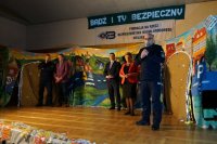 I Zastępca Komendanta Miejskiego Policji w Bielsku-Białej wita się z uczestnikami spotkania.