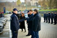 Prezydent Bielska-Białej i Wicestarosta Bielski przekazują pojazdy.