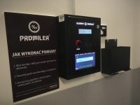 Alkomat dostępny w jednym z komisariatów Policji.
