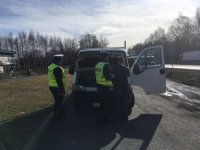 Policjanci podczas prowadzonych działań pn. SMOG