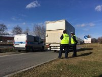 Policjanci podczas prowadzonych działań pn. SMOG