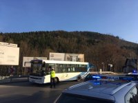 Policjanci z ruchu drogowego podczas służby w czasie świątecznego weekendu.