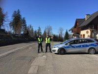 Policjanci z ruchu drogowego podczas służby w czasie świątecznego weekendu.