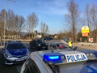 Policjanci z ruchu drogowego podczas służby w czasie świątecznego weekendu.