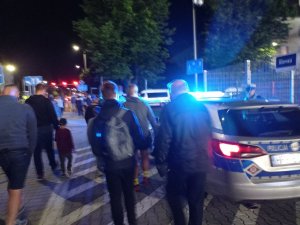 policjanci podczas zabezpieczenia meczu