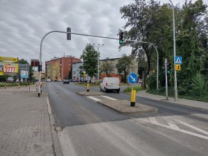 policjanci podczas czynności służbowych