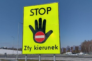 Znak STOP Zły kierunek