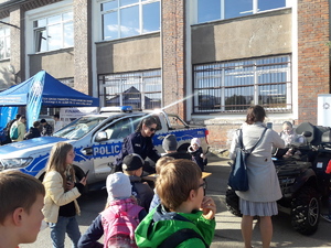 policjanci na dniu otwartym bielskiej jednostki wojskowej