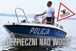 policjant na łódce