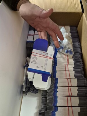 męka trzymające opakowania do pakowania farmaceutyków