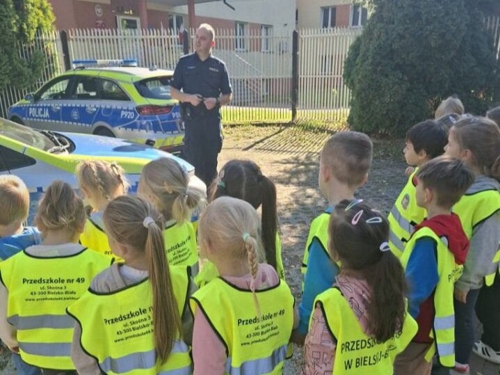 Przedszkolaki z Bielska-Białej odwiedziły Komisariat Policji II