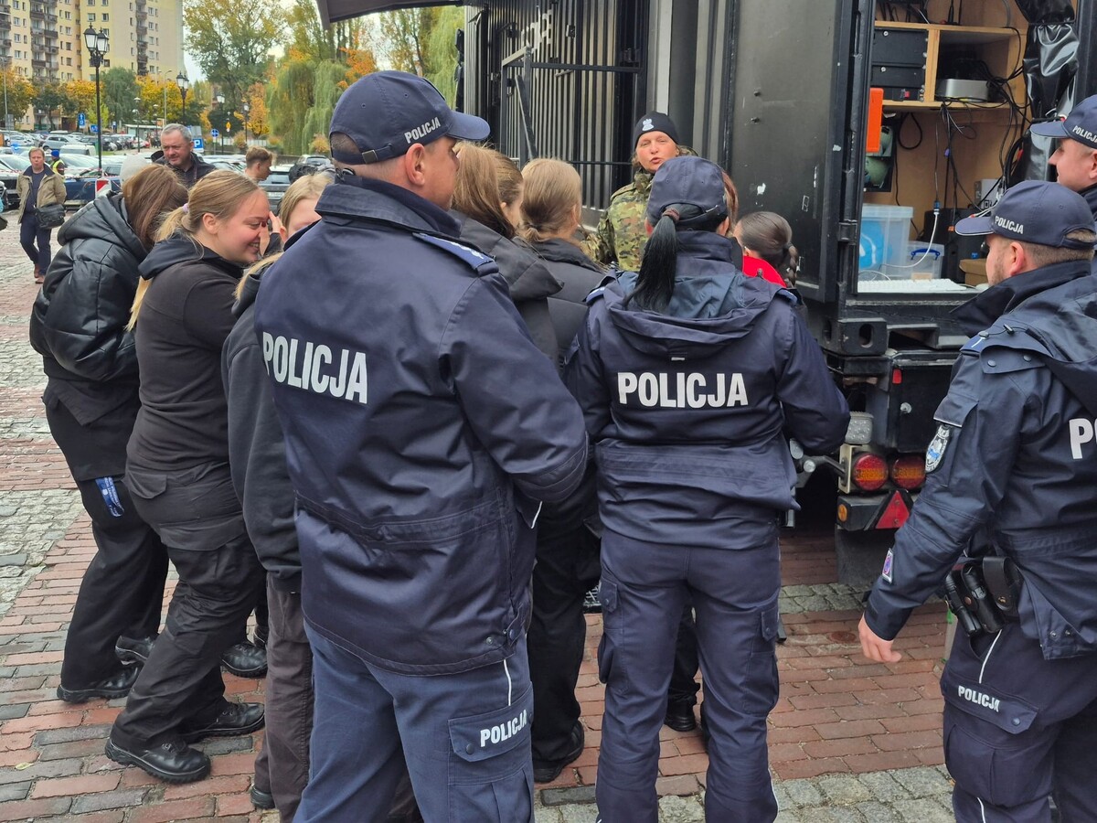 Mobilny escape room przeciw handlowi ludźmi w Bielsku-Białej